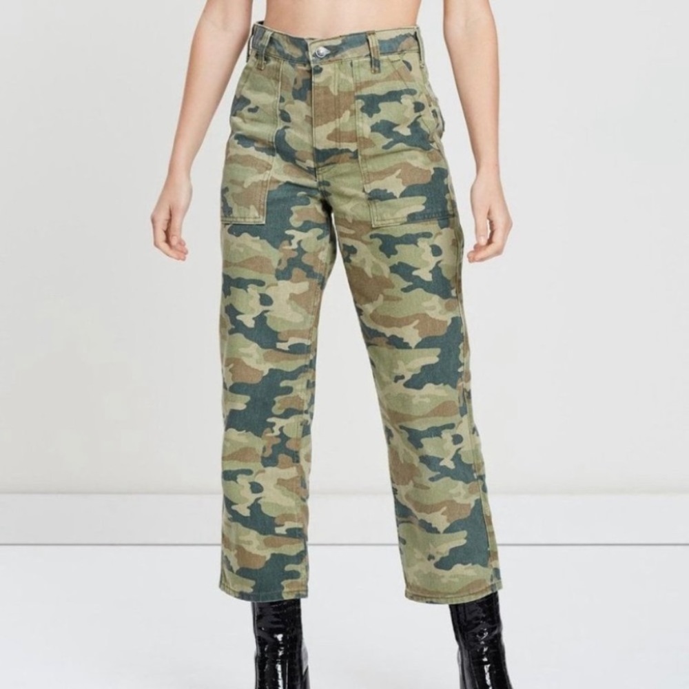 FREE PEOPLE Camouflage Cropped Jean in Size 29. We the Free